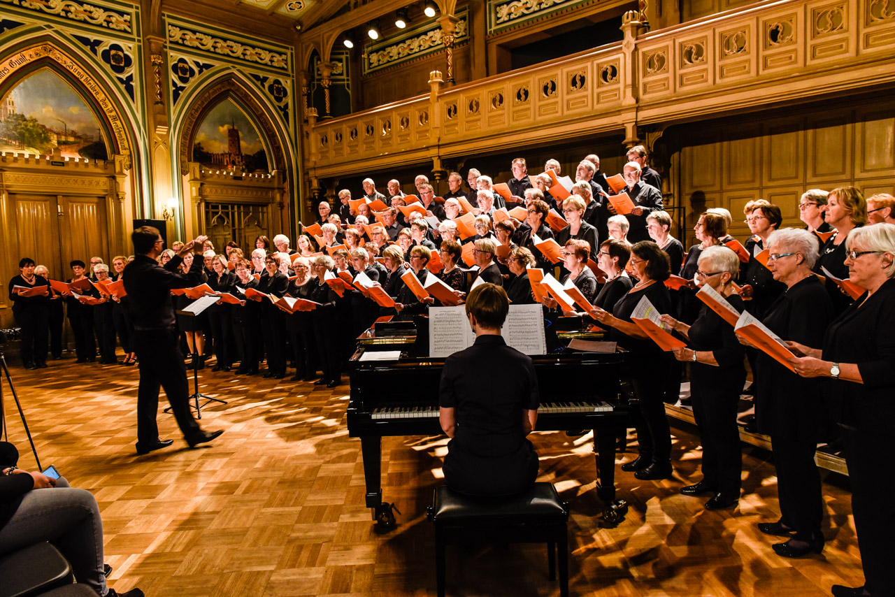 19.10.24: Unser „Reisechor“ singt in Weißenohe